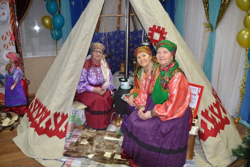 В Усть-Усе состоялось открытие этнокультурной площадки «Там, где растет морошка».