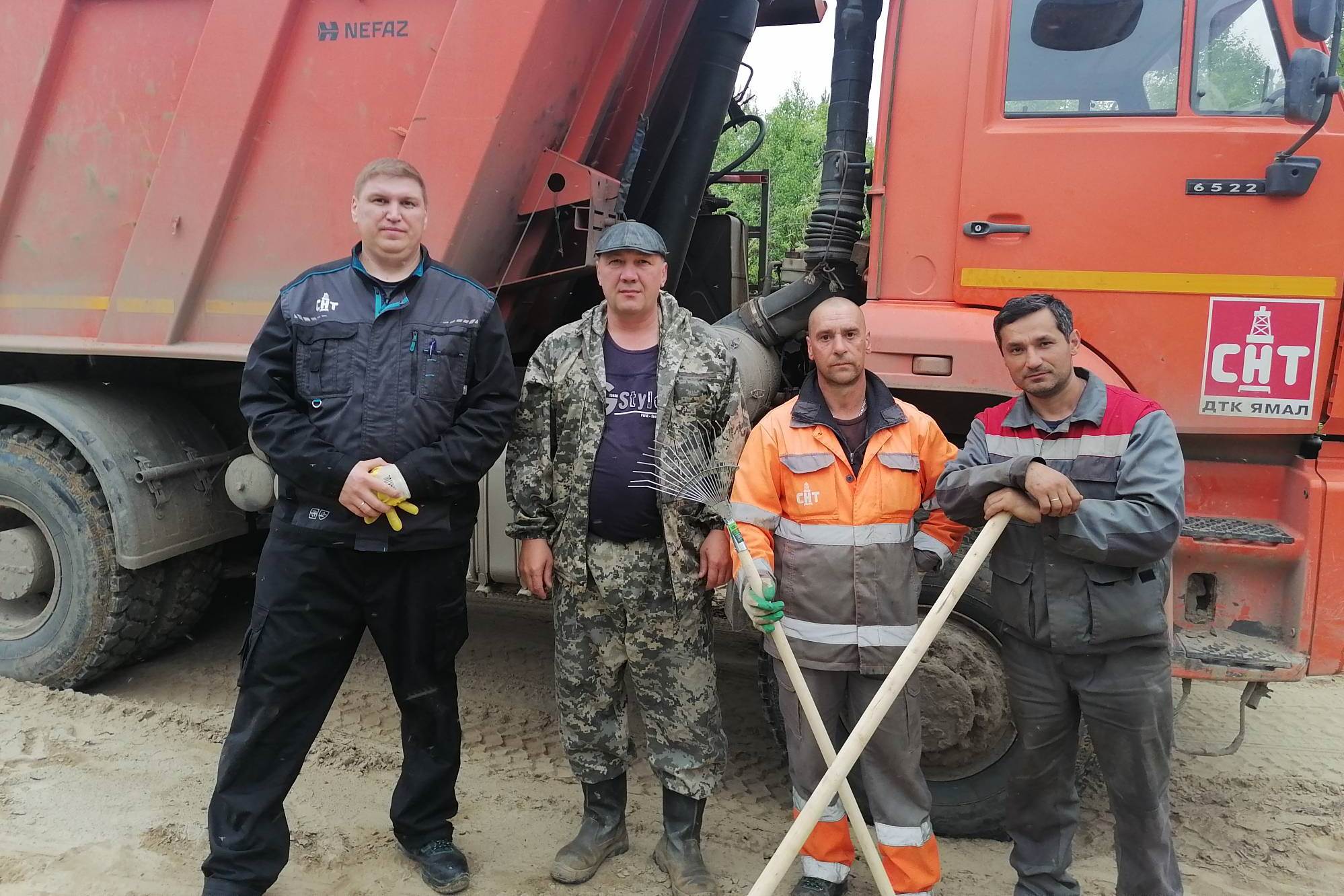 Работники ООО «ДТК Ямал» присоединились к экологической акции «Речная лента».