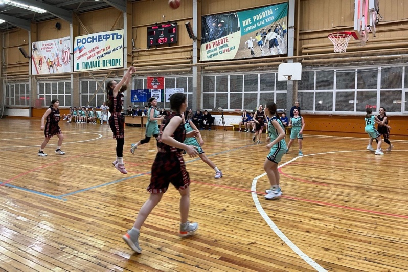 Череду мероприятий, посвящённых 40-летию Усинска, открыл турнир по баскетболу «Кубок мэра».