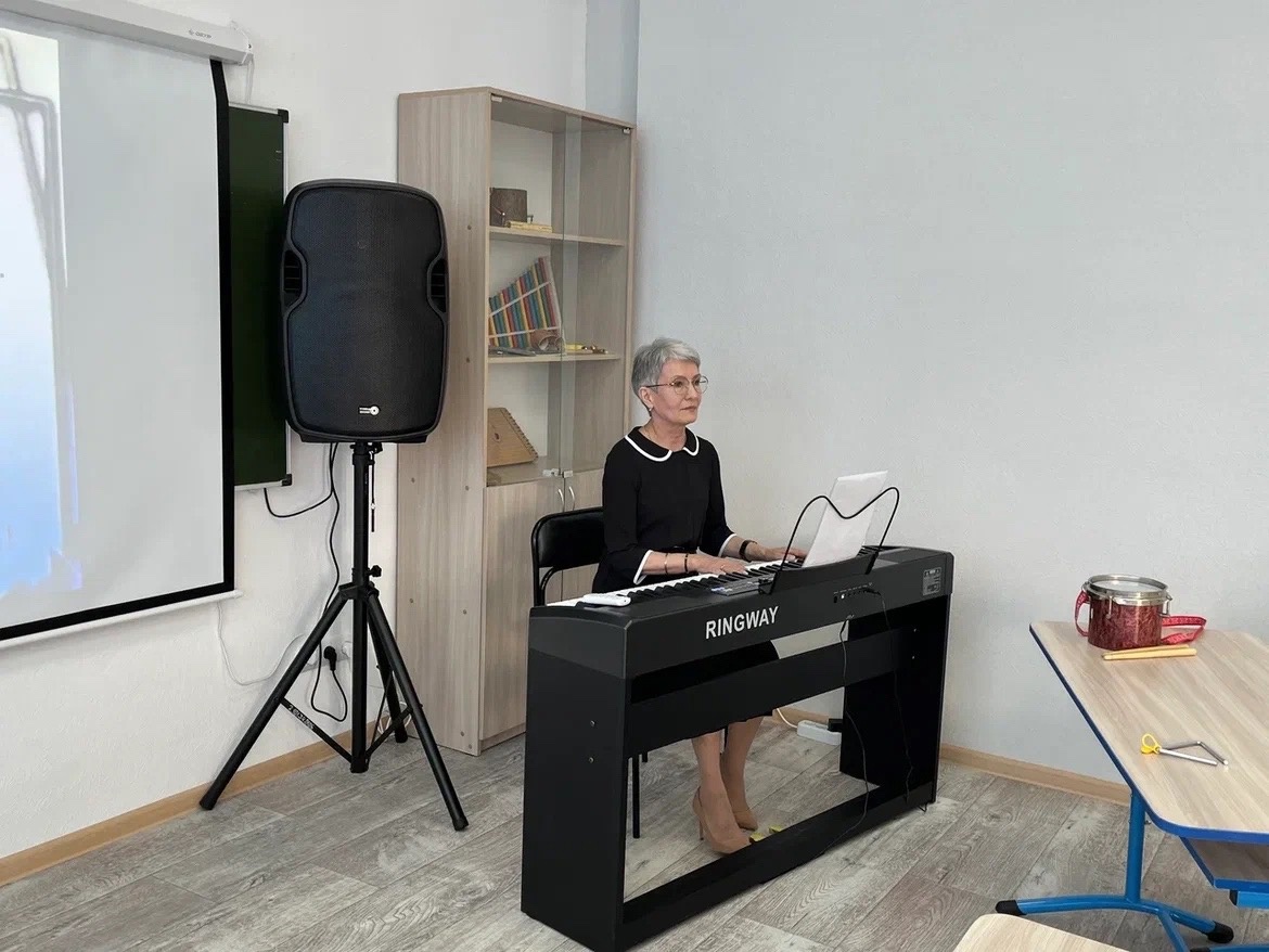 В первой школе Усинска открылся обновлённый кабинет музыки.