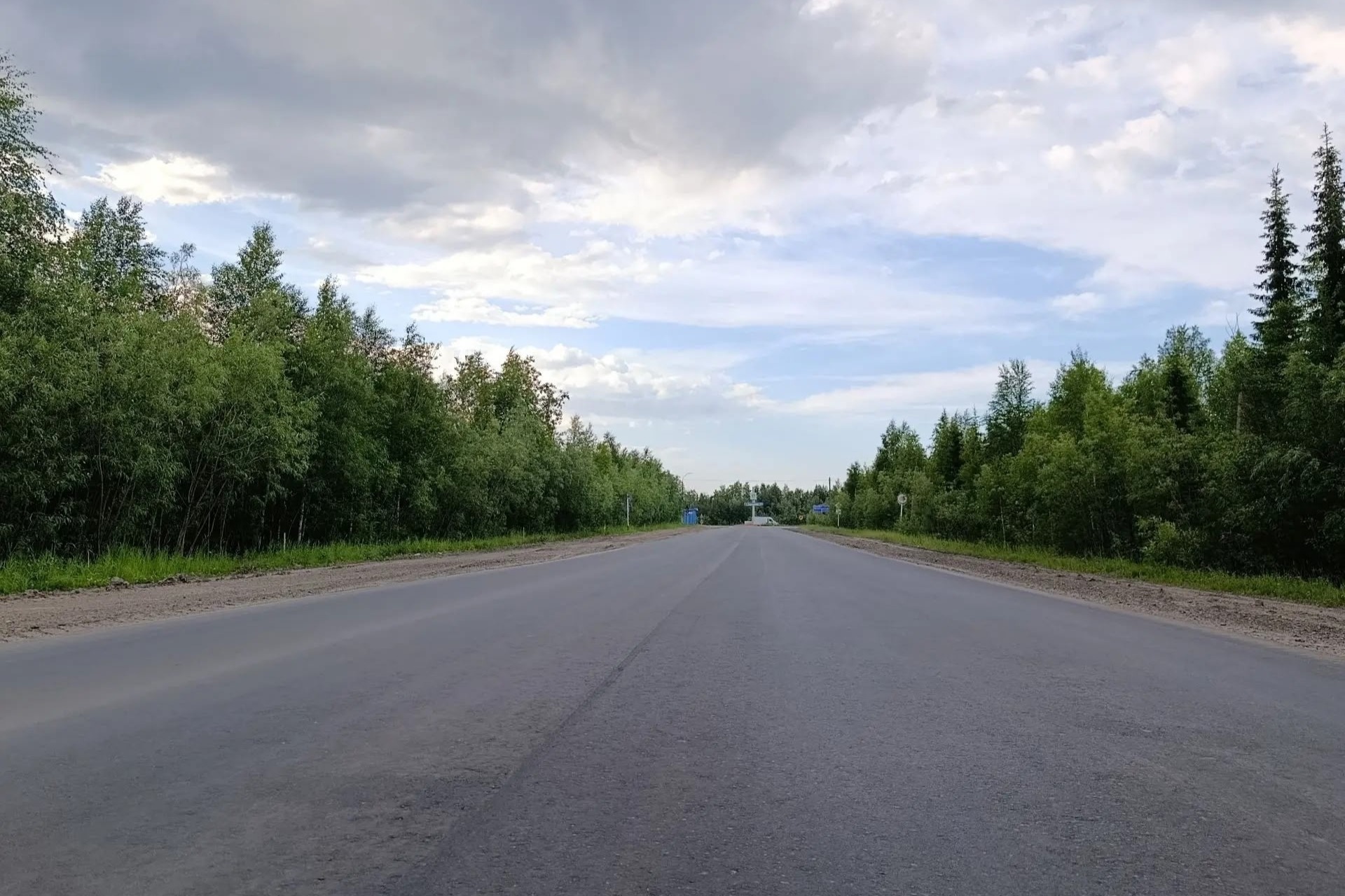 дорога в посёлке Парма.