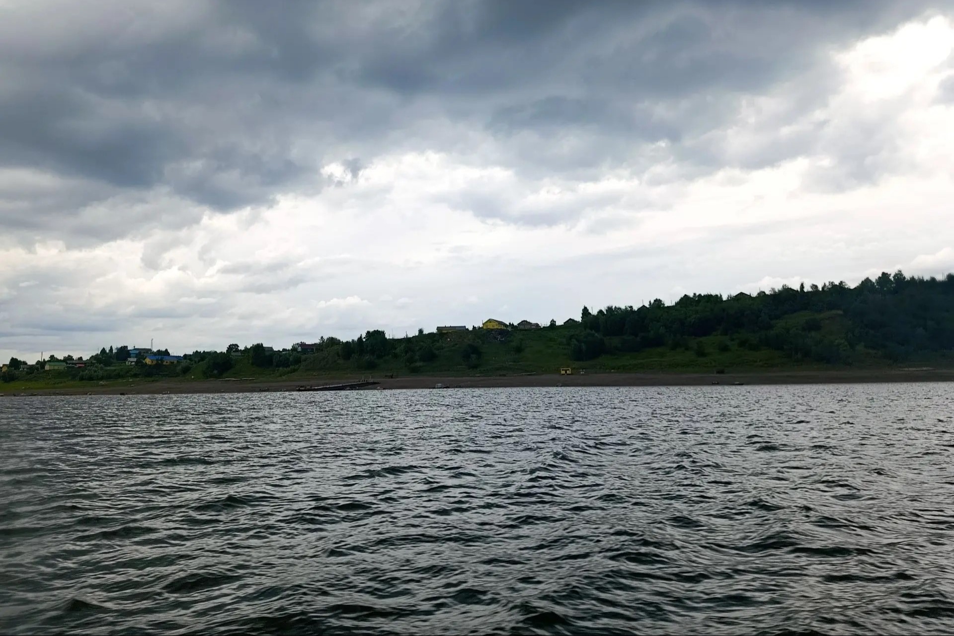 река.