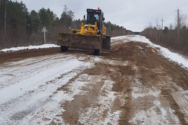 В Коми на восстановление грунтовых дорог направят более двух миллиардов рублей.