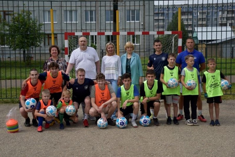 Вместе с началом учебного года в 23 школах Коми стартовал всероссийский проект «Футбол в школе».