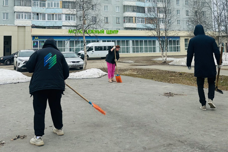 Сегодня в Усинске прошёл общегородской субботник.