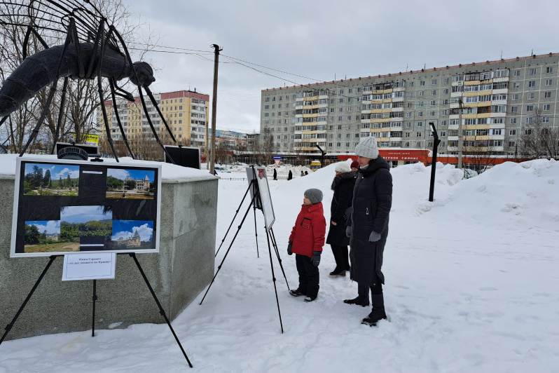 В студенческом сквере сегодня прошла фотовыставка «10 лет пешком по Крыму».